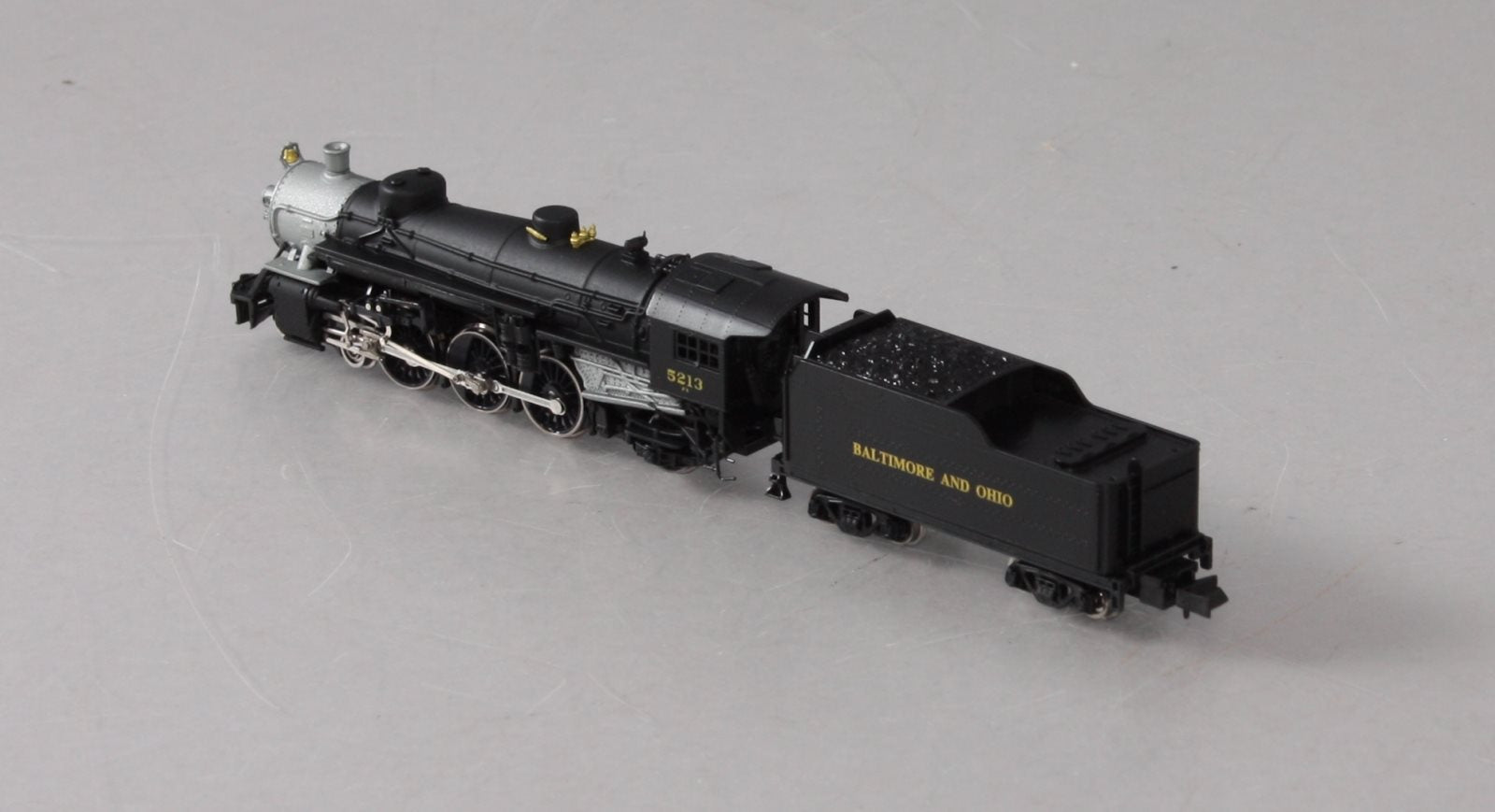 Model Power 7402 Die Cast USRA 4-6-2 Baltimore & Ohio Steam Locomotive & Tender