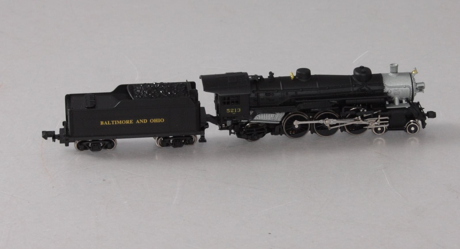 Model Power 7402 Die Cast USRA 4-6-2 Baltimore & Ohio Steam Locomotive & Tender