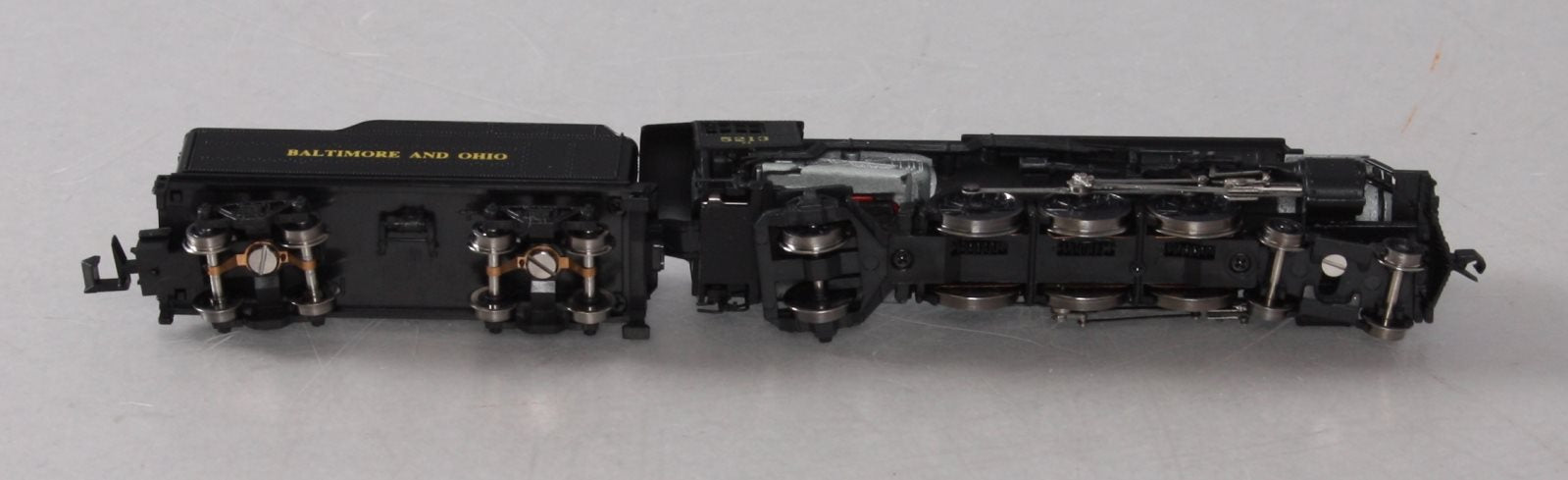 Model Power 7402 Die Cast USRA 4-6-2 Baltimore & Ohio Steam Locomotive & Tender