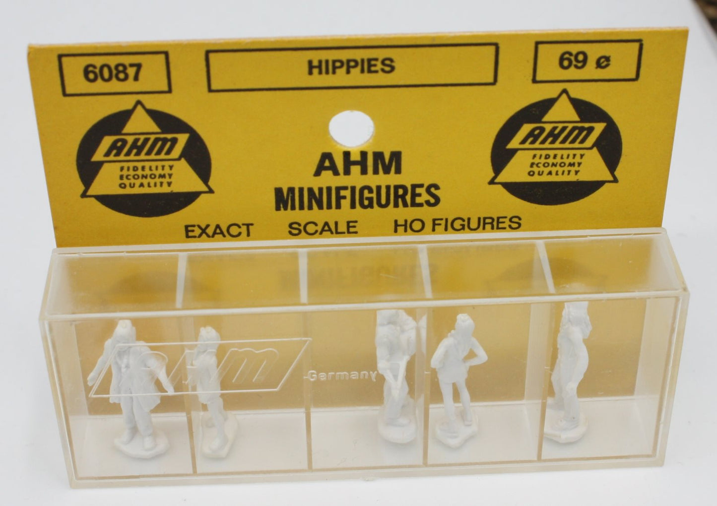AHM 6087 HO Hippie Figures (Set of 5)
