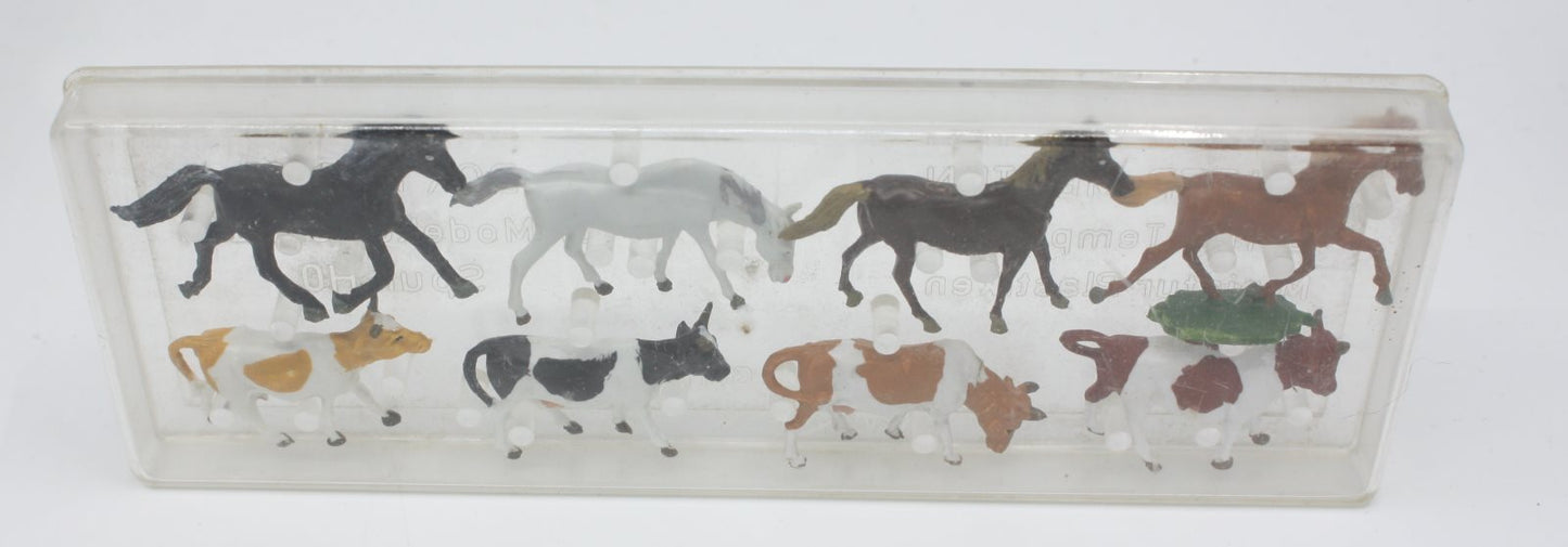 Merten 1001 HO Figure Pack 4 Horses and 4 Cows