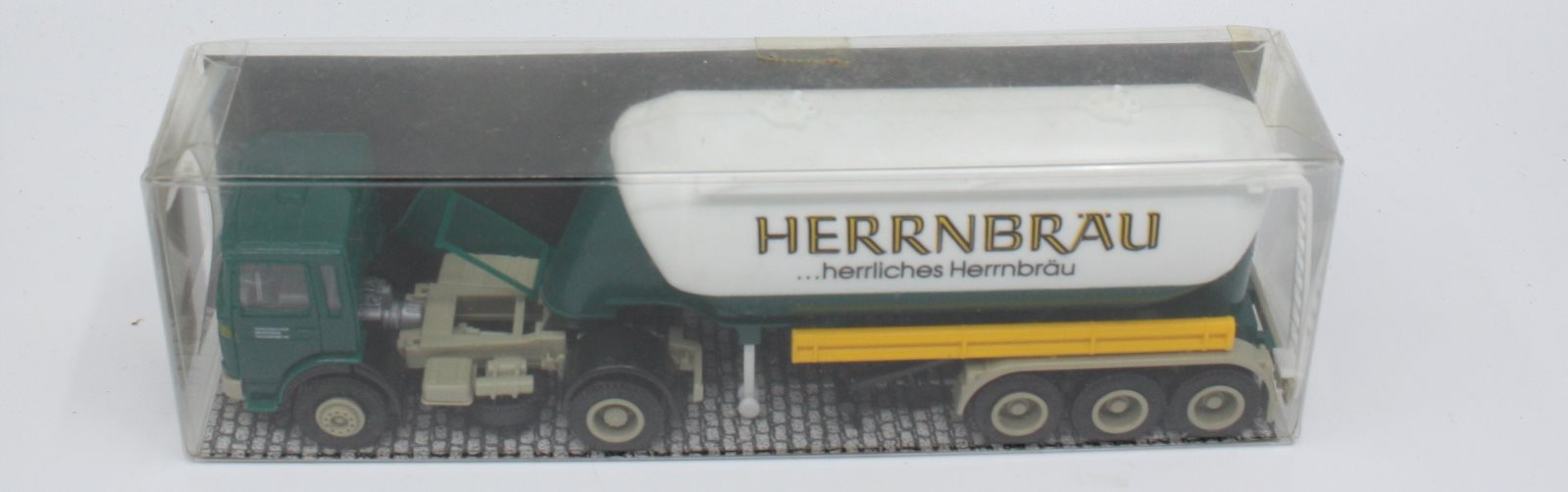 Albedo c90130 HO Truck Herrnbrau … Herrliches Herrnbau
