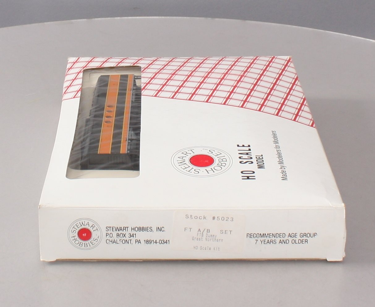 Stewart 5023 HO Great Northern EMD FT A/B Powered/Dummy Diesel Loco Set Kits