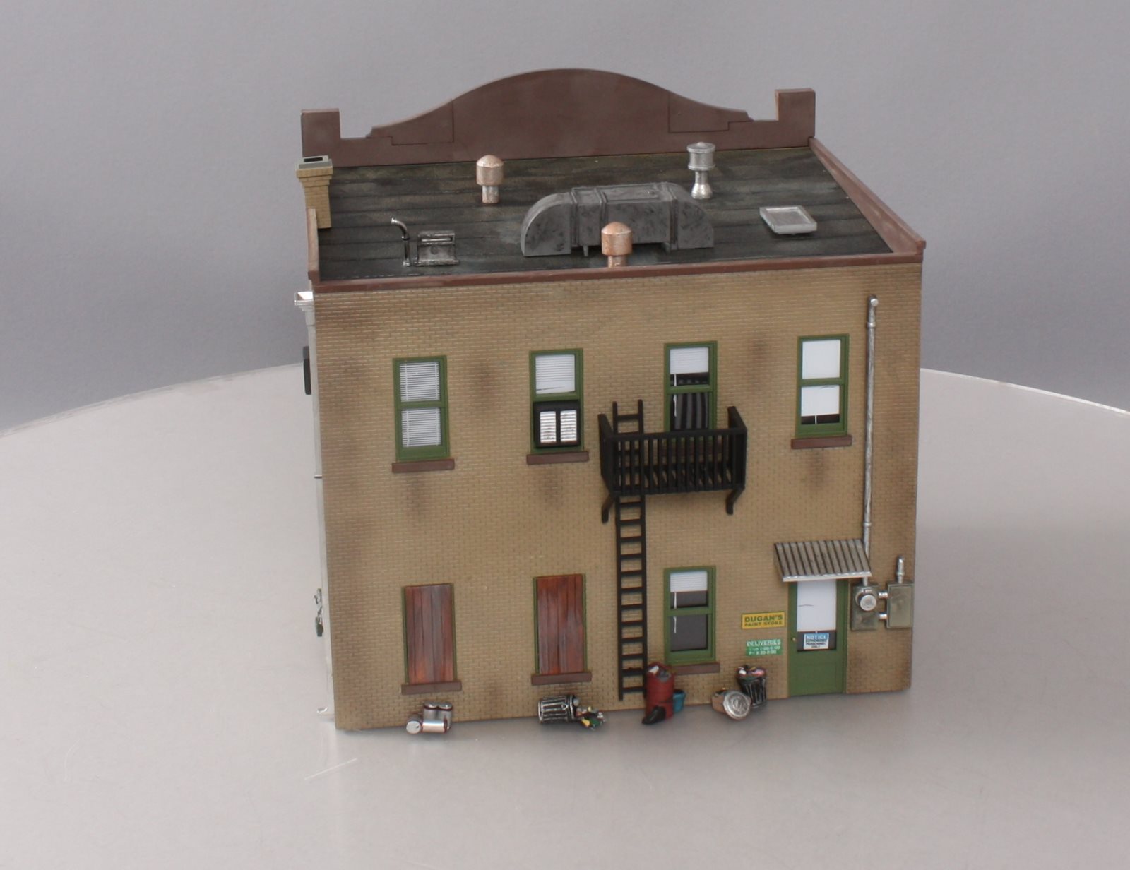 Woodland Scenics BR5853 O Scale Built-&-Ready Dugan's Paint Store Building