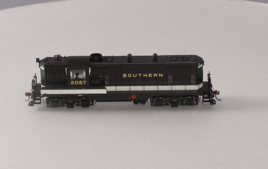 Athearn G62937 HO Southern GP7 Diesel Locomotive w/DCC & Sound #2067