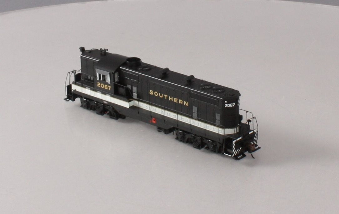 Athearn G62937 HO Southern GP7 Diesel Locomotive w/DCC & Sound #2067