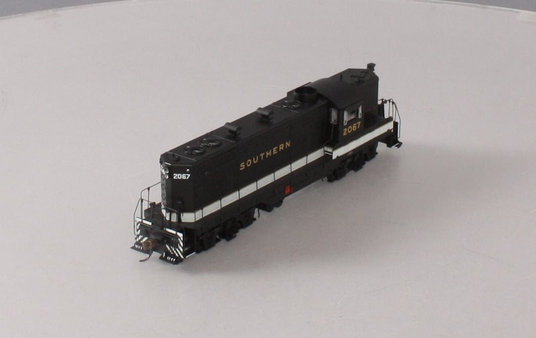 Athearn G62937 HO Southern GP7 Diesel Locomotive w/DCC & Sound #2067