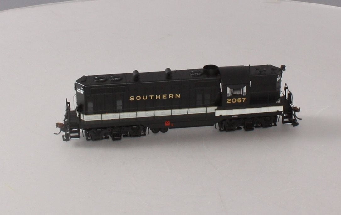 Athearn G62937 HO Southern GP7 Diesel Locomotive w/DCC & Sound #2067