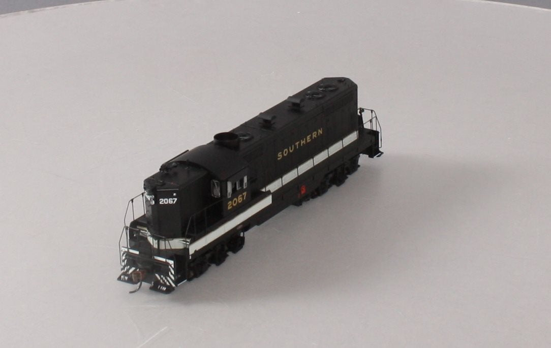 Athearn G62937 HO Southern GP7 Diesel Locomotive w/DCC & Sound #2067