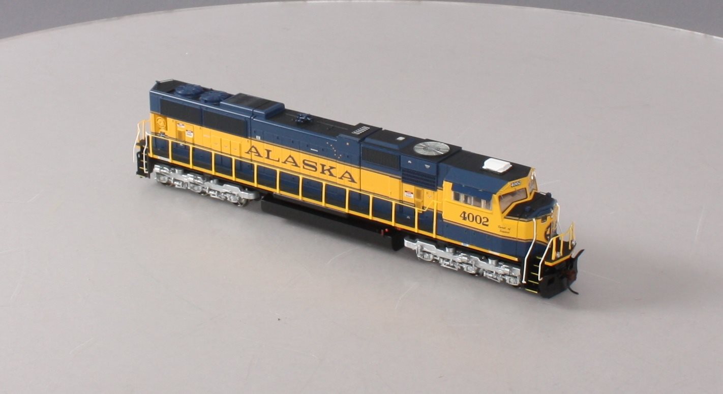 Athearn G64762 HO Scale Alaska SD70MAC Diesel Locomotive w/DCC & Sound