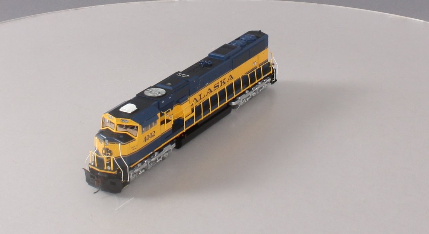 Athearn G64762 HO Scale Alaska SD70MAC Diesel Locomotive w/DCC & Sound