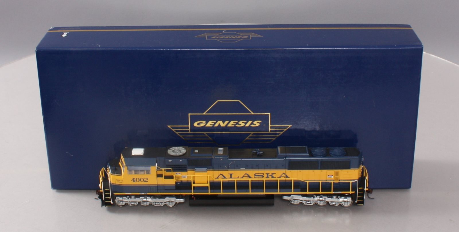 Athearn G64762 HO Scale Alaska SD70MAC Diesel Locomotive w/DCC & Sound
