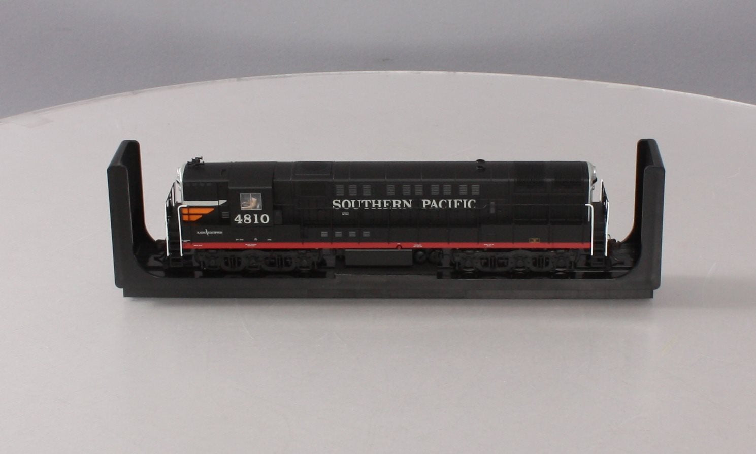 Atlas 10002238 HO TRAIN MASTER Southern Pacific Diesel Engine #4810 w/DCC