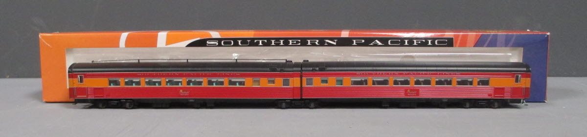 Broadway Limited 682 HO SP Daylight 1941 2-Car Articulated Chair Passenger Set
