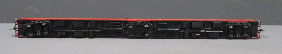 Broadway Limited 682 HO SP Daylight 1941 2-Car Articulated Chair Passenger Set