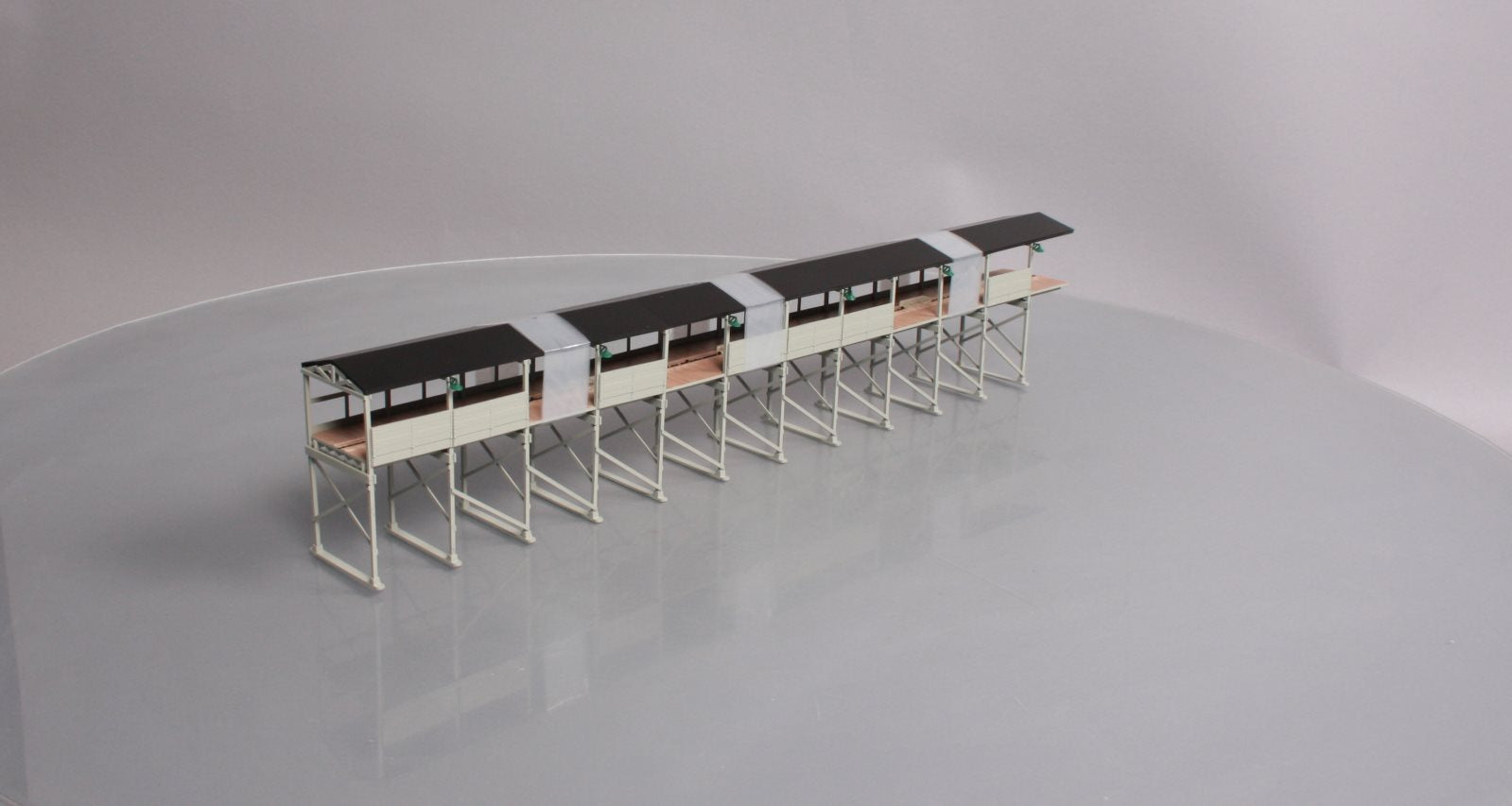 InterMountain T451014 HO PFE Gray Icing Platform Assembled
