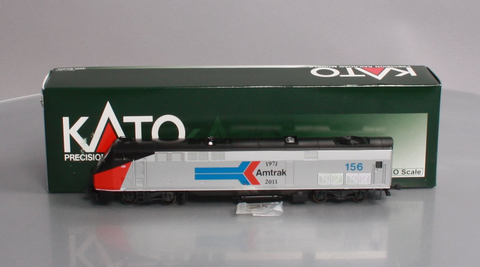 Kato 37-6104-LS HO Kobo Special Amtrak P42 Phase 1 Diesel Locomotive #156 w/DCC