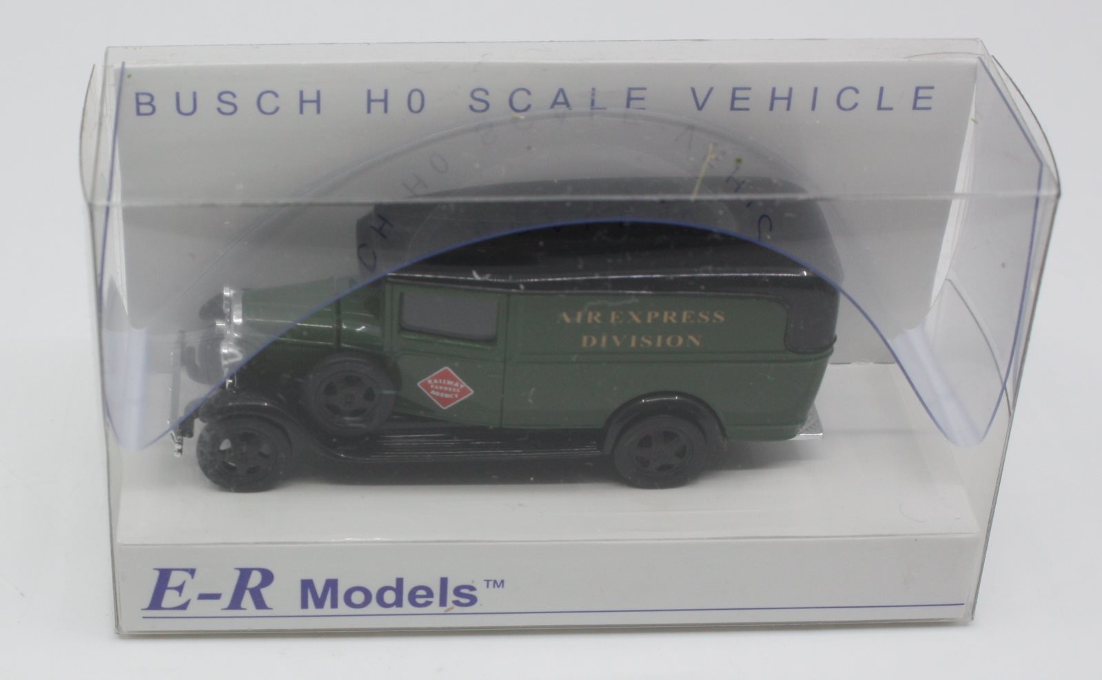 E-R Models 040-92001 HO Busch REA Air Express Division Ford AA Van