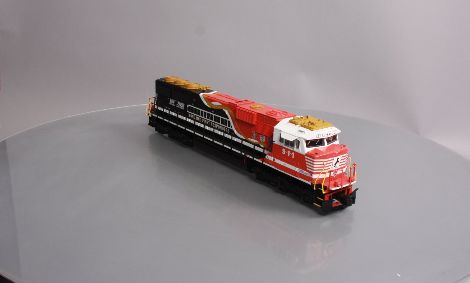 Lionel 6-83422 O Gauge Norfolk Southern Legacy SD60E Diesel Locomotive #911