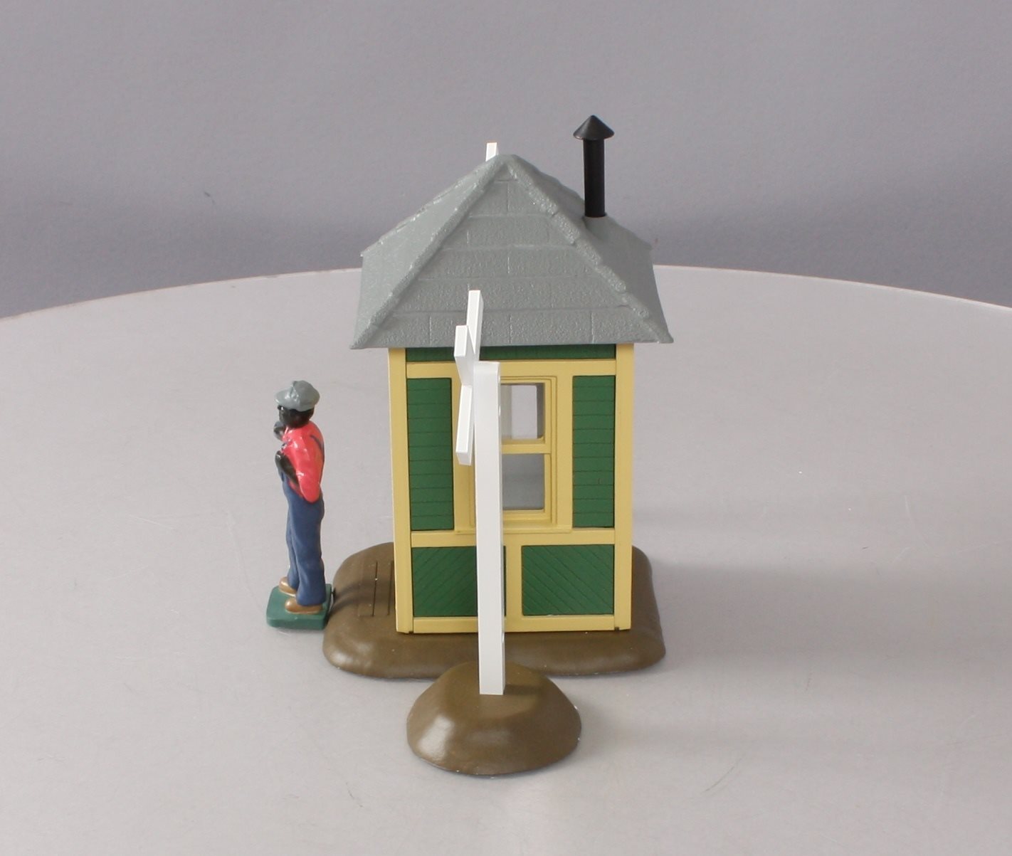 Aristo-Craft 7202 G Scale Built-Up Crossing Shanty