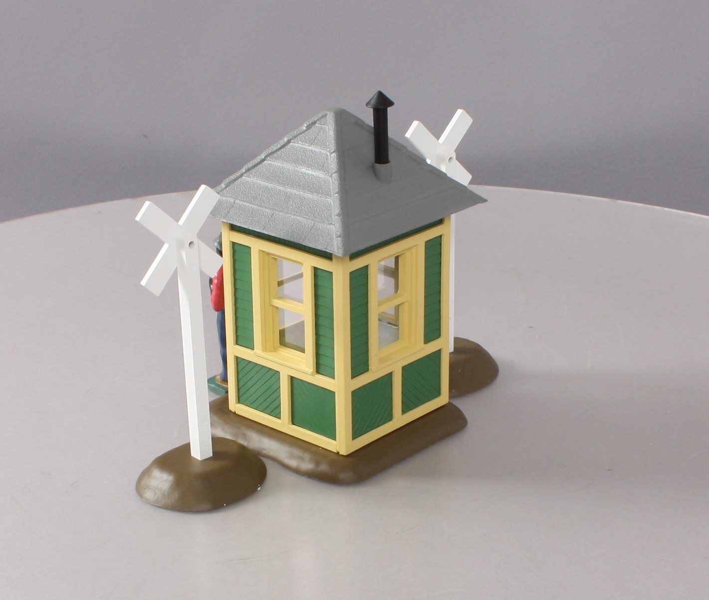 Aristo-Craft 7202 G Scale Built-Up Crossing Shanty