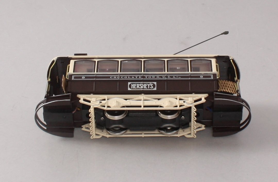 Bachmann 25155 On30 Hershey's Spectrum Traction-Powered Closed Streetcar