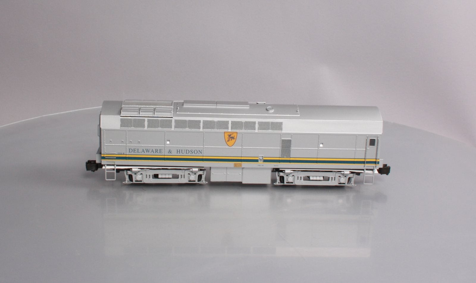 Lionel 6-38562 O D&H RF-16 Sharknose Non-powered Diesel B-Unit #1216-B