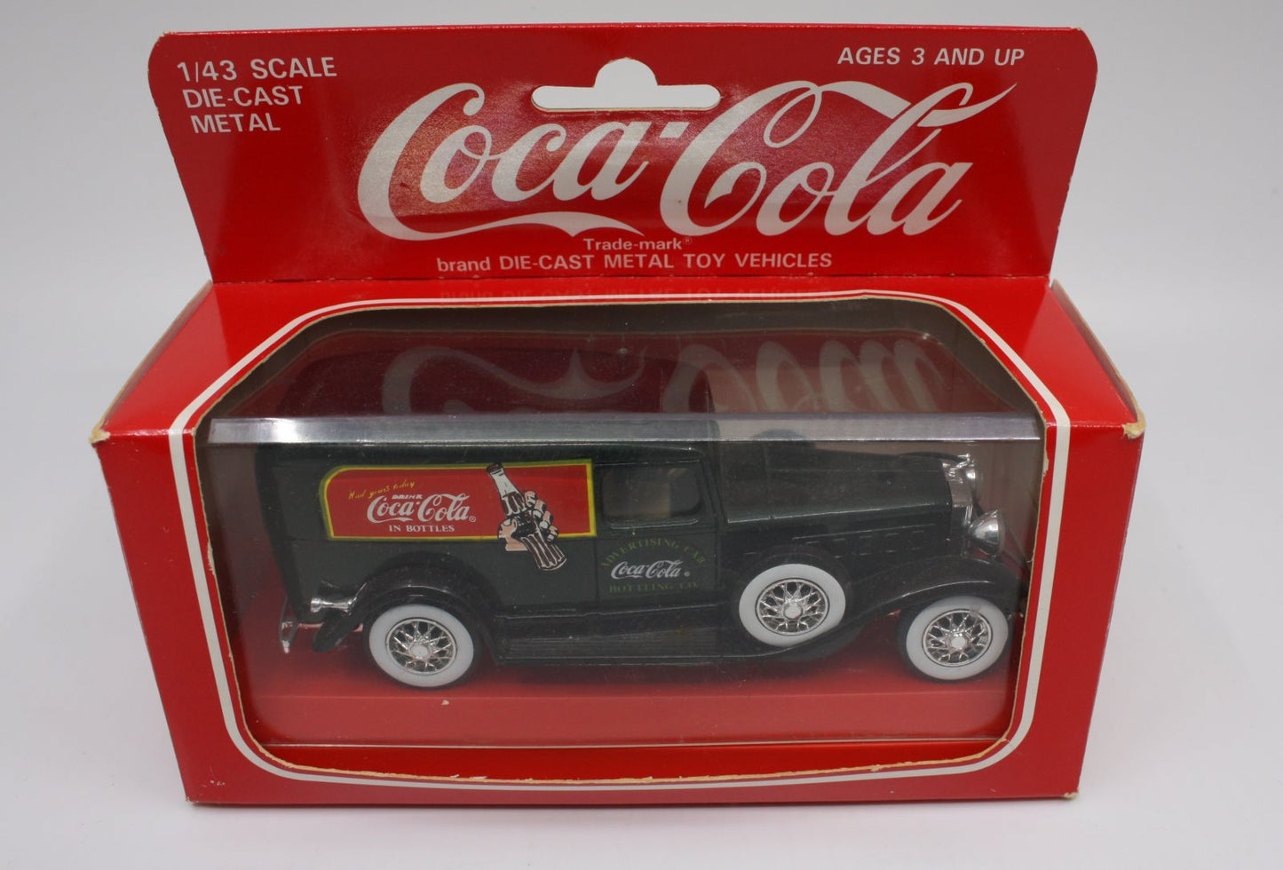 Solido 1:43 Coca Cola Advertising Car Bottling Co.