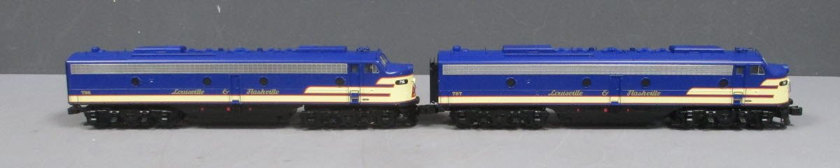 Lionel 6-84085 Louisville & Nashville E8 AA Diesel Locomotive #796/#797