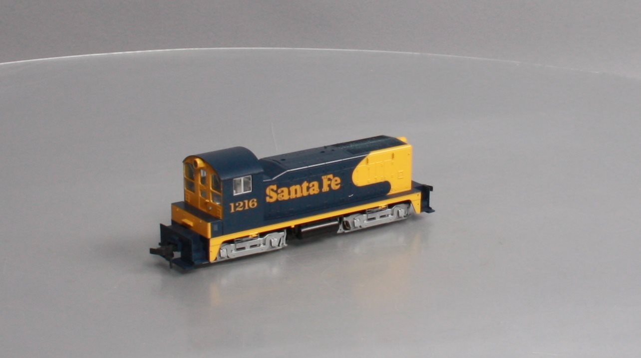 Kato 37-111 HO Scale AT&SF EMD NW-2 Diesel Switcher #1216