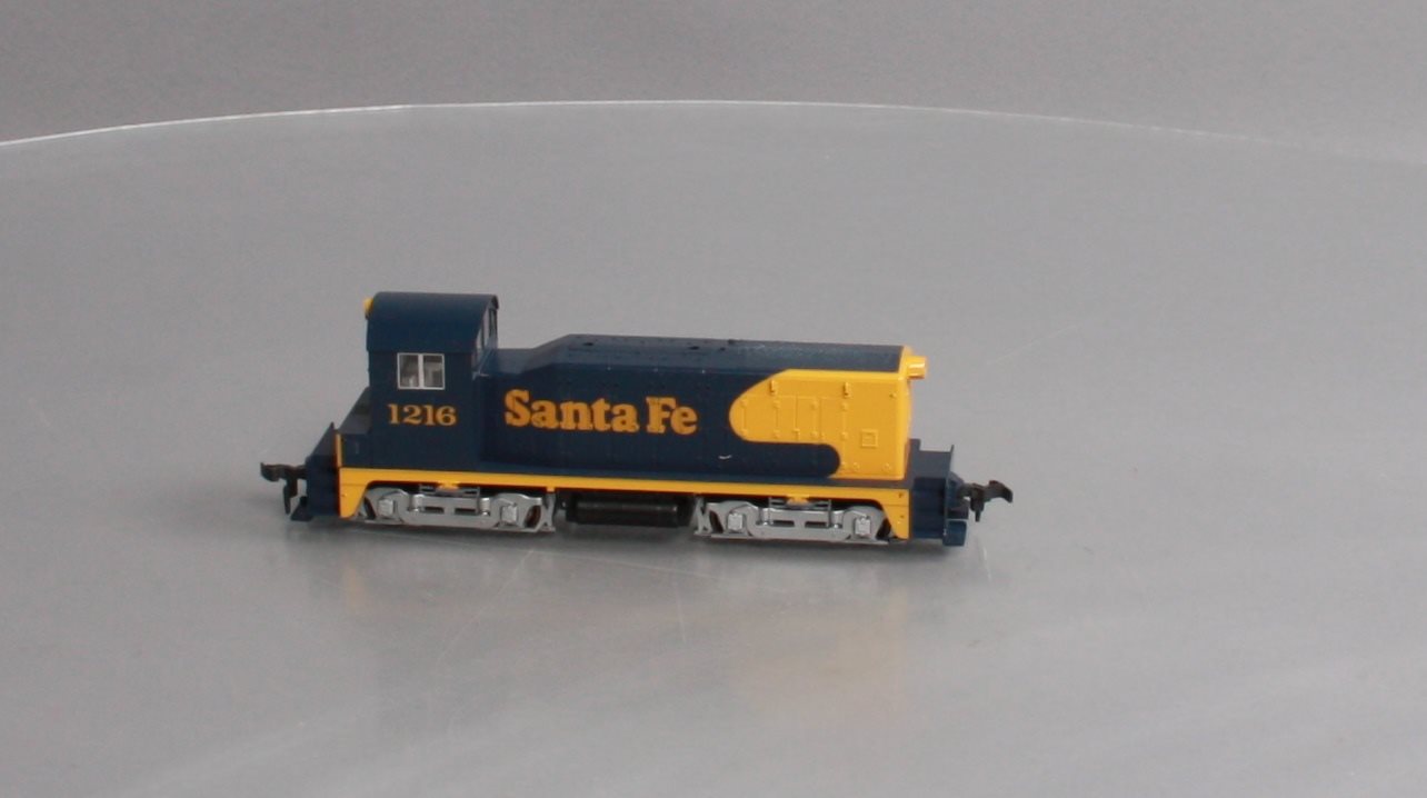 Kato 37-111 HO Scale AT&SF EMD NW-2 Diesel Switcher #1216