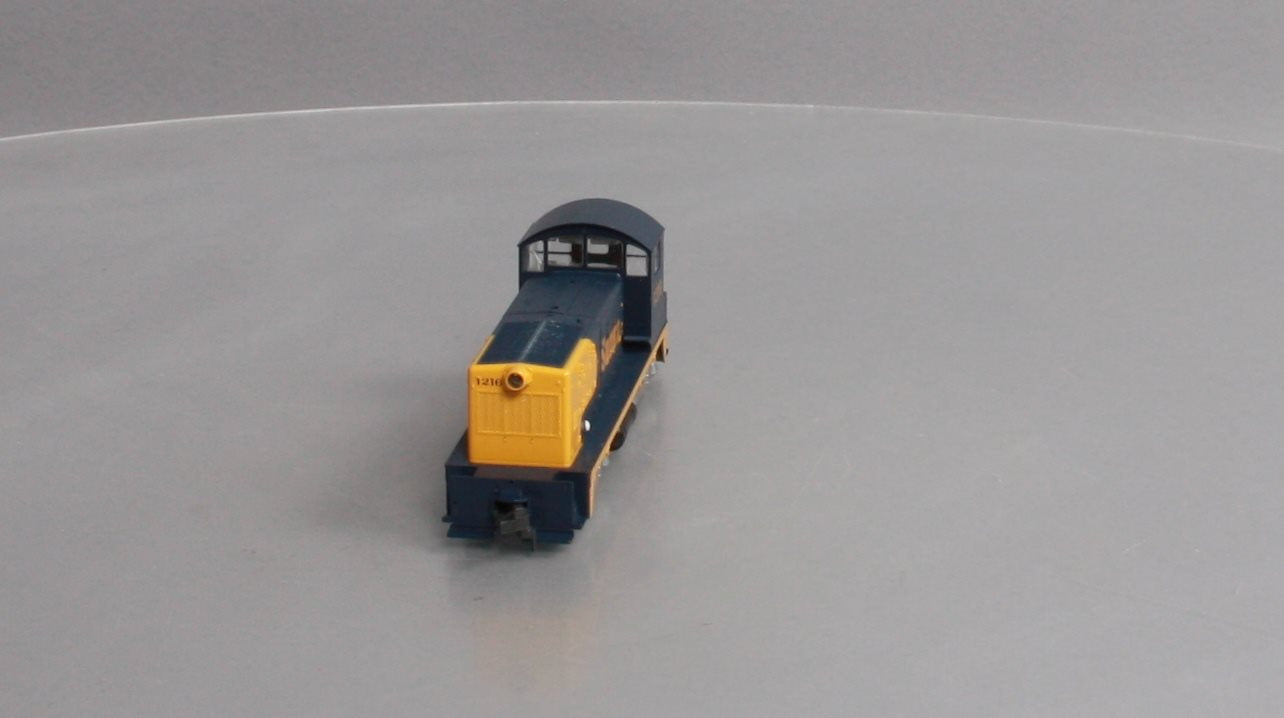 Kato 37-111 HO Scale AT&SF EMD NW-2 Diesel Switcher #1216