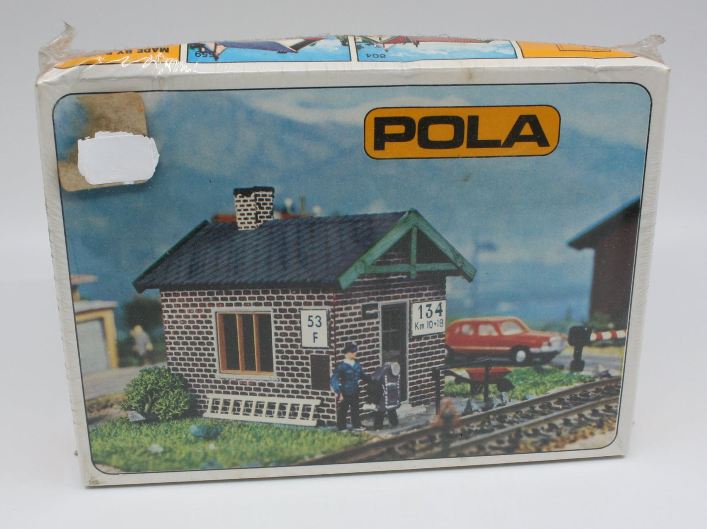 Pola 513 HO Line-Keepers-House Model Kit
