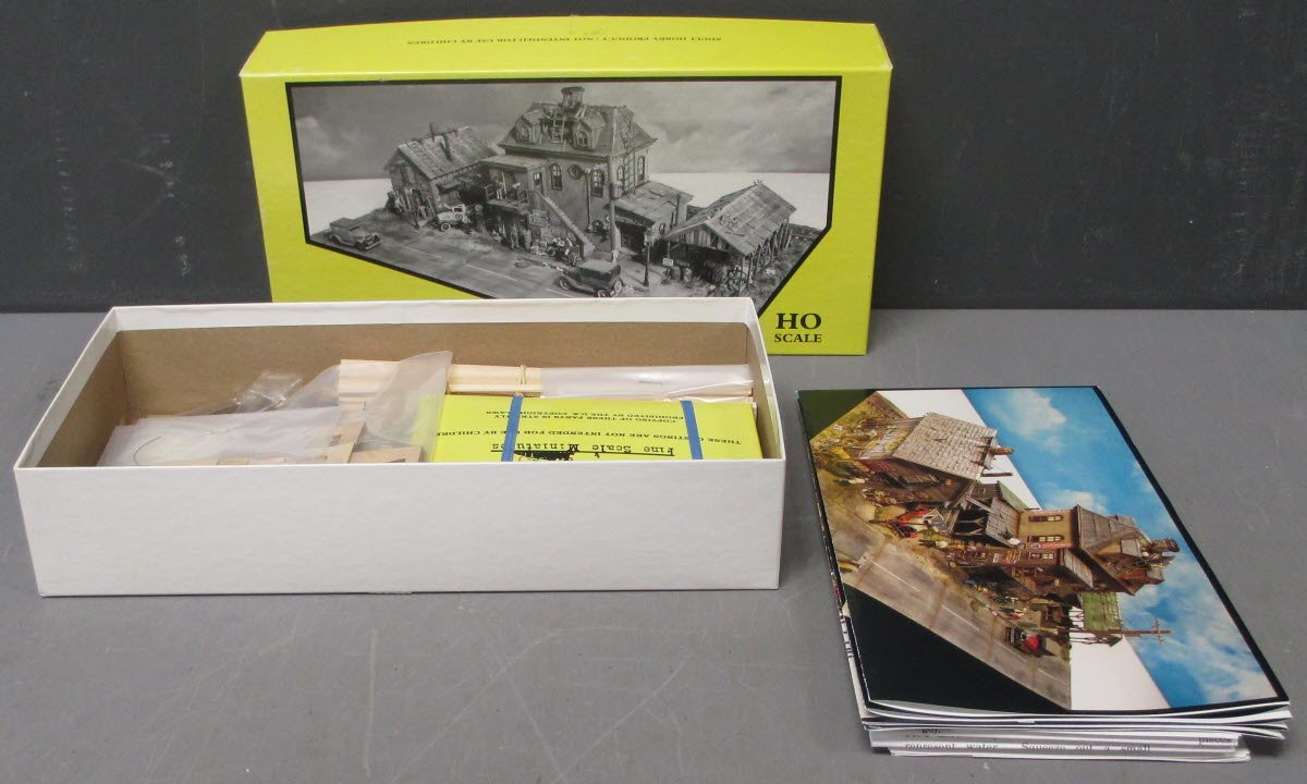 Fine Scale Miniatures 18 Westside Auto Jewel Series Kit
