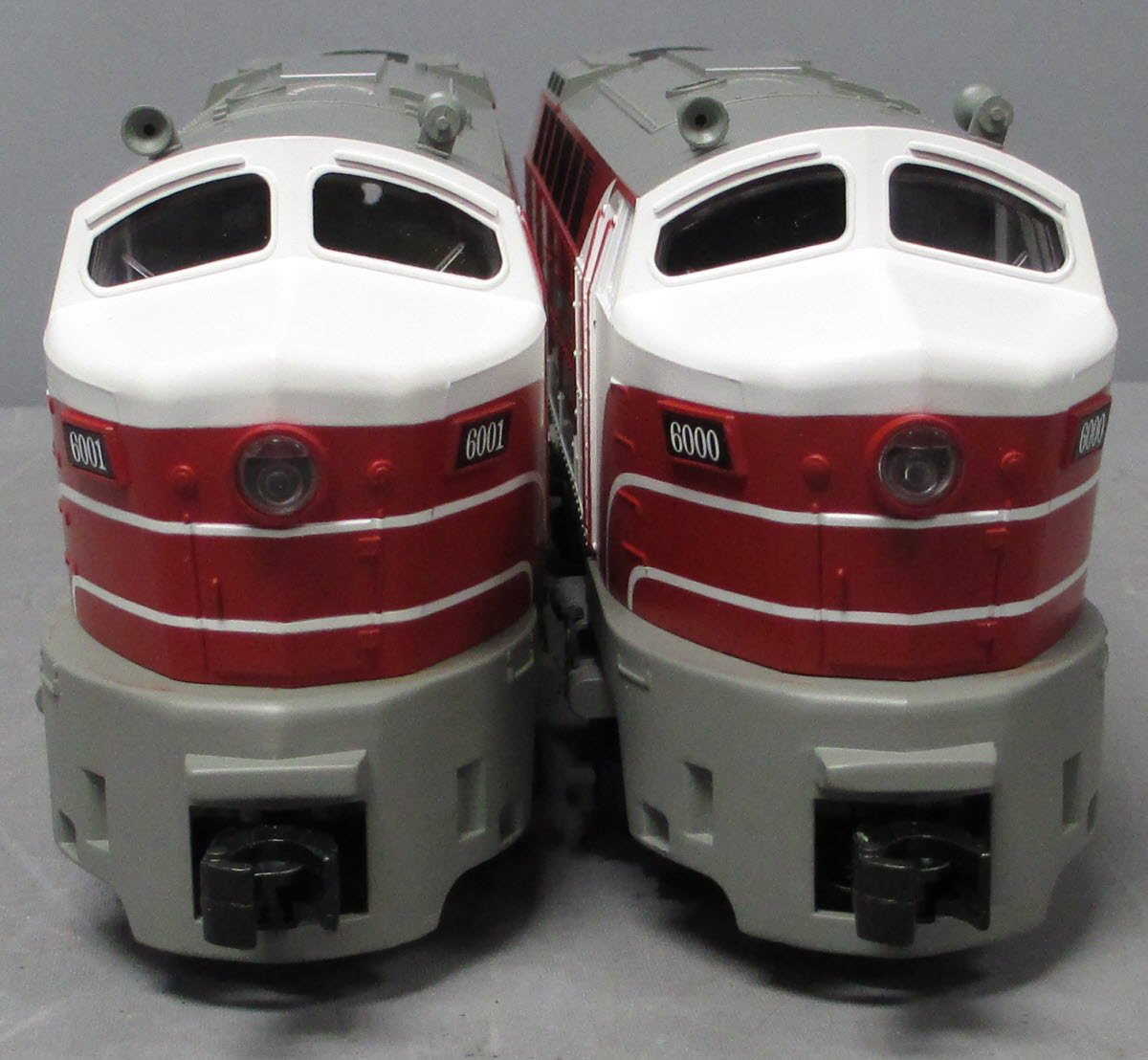 Williams 21909 O Gauge Baldwin Sharknose Diesel Locomotive AA Set