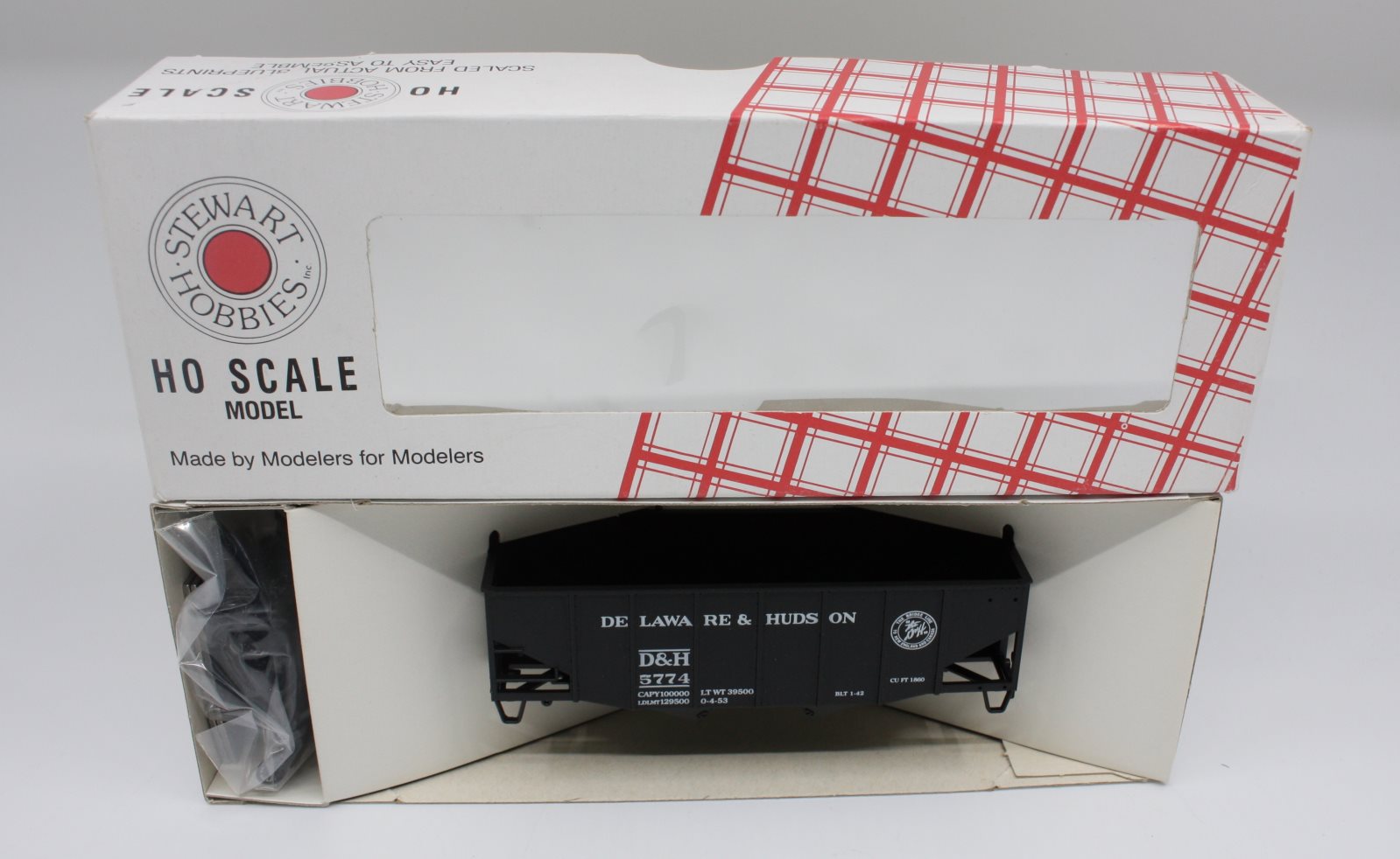 Stewart 10116 HO Scale Kit Fishbelly 55 Ton 6 Panel 2 Bay Hopper D&H #5774