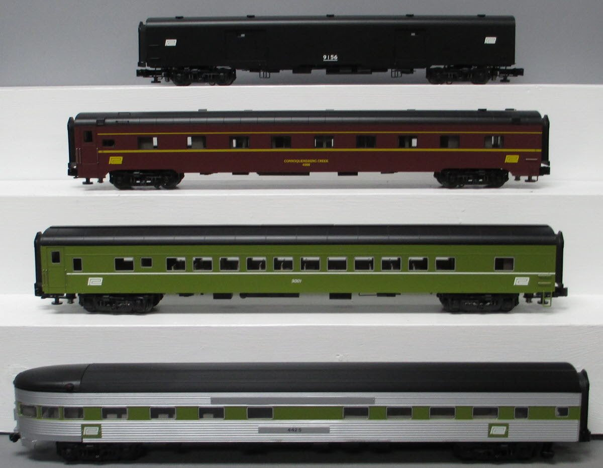 Lionel 6-83027 O Penn Central 21" Passenger Car Set (Set of 4)