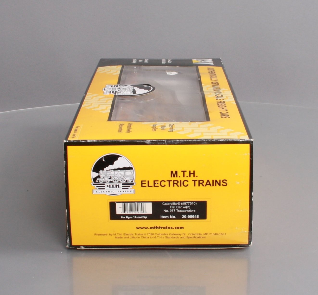 MTH 20-98648 Caterpillar 60’ Flat Car with 2 CAT No. 977 Traxcavators #977516