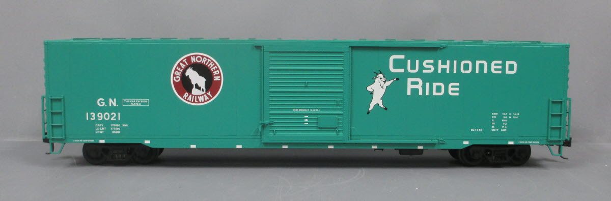 USA Trains R19404A G Great Northern Single Door 60 Ft. Box Car (Jade Green)
