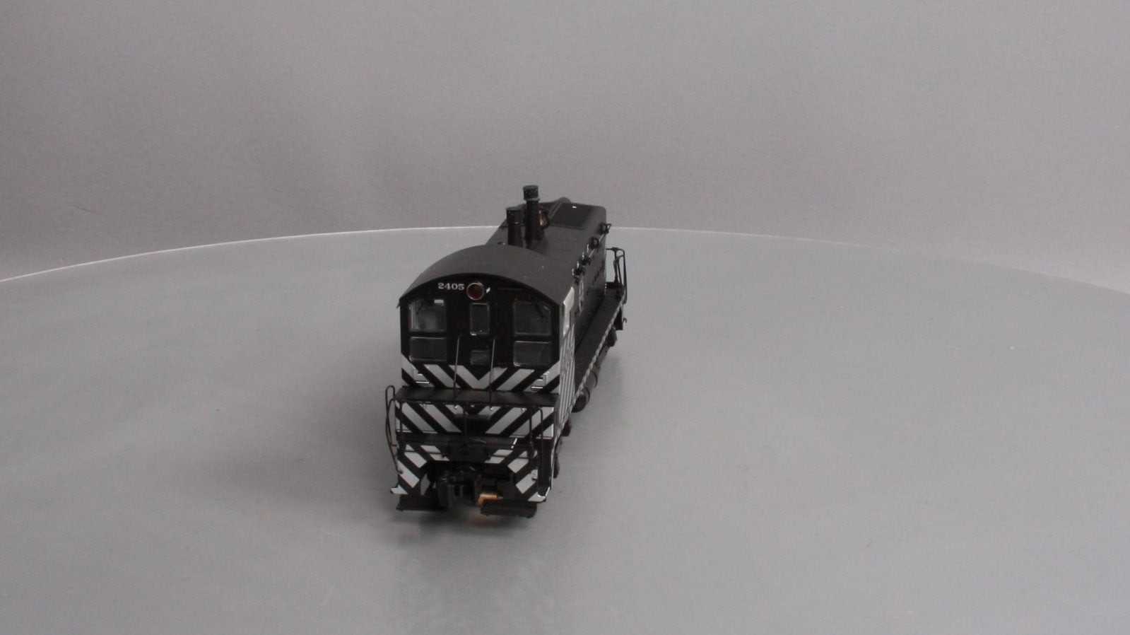 Lionel 6-83382 O Gauge Santa Fe NW2 Diesel Engine #2405 with LEGACY