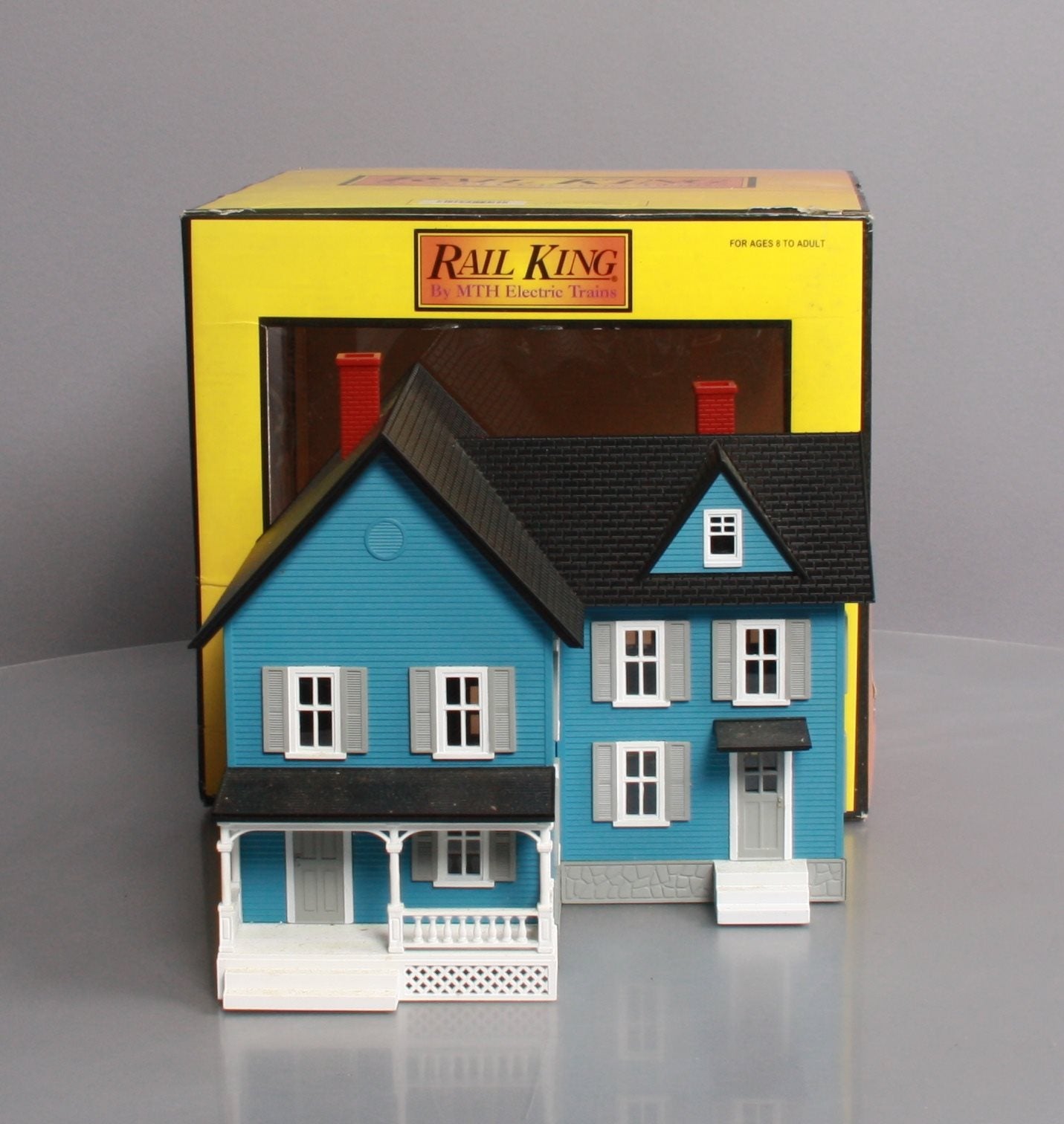 MTH 30-9046 O Gauge Assembled Farm House Blue W/Gray Shutters