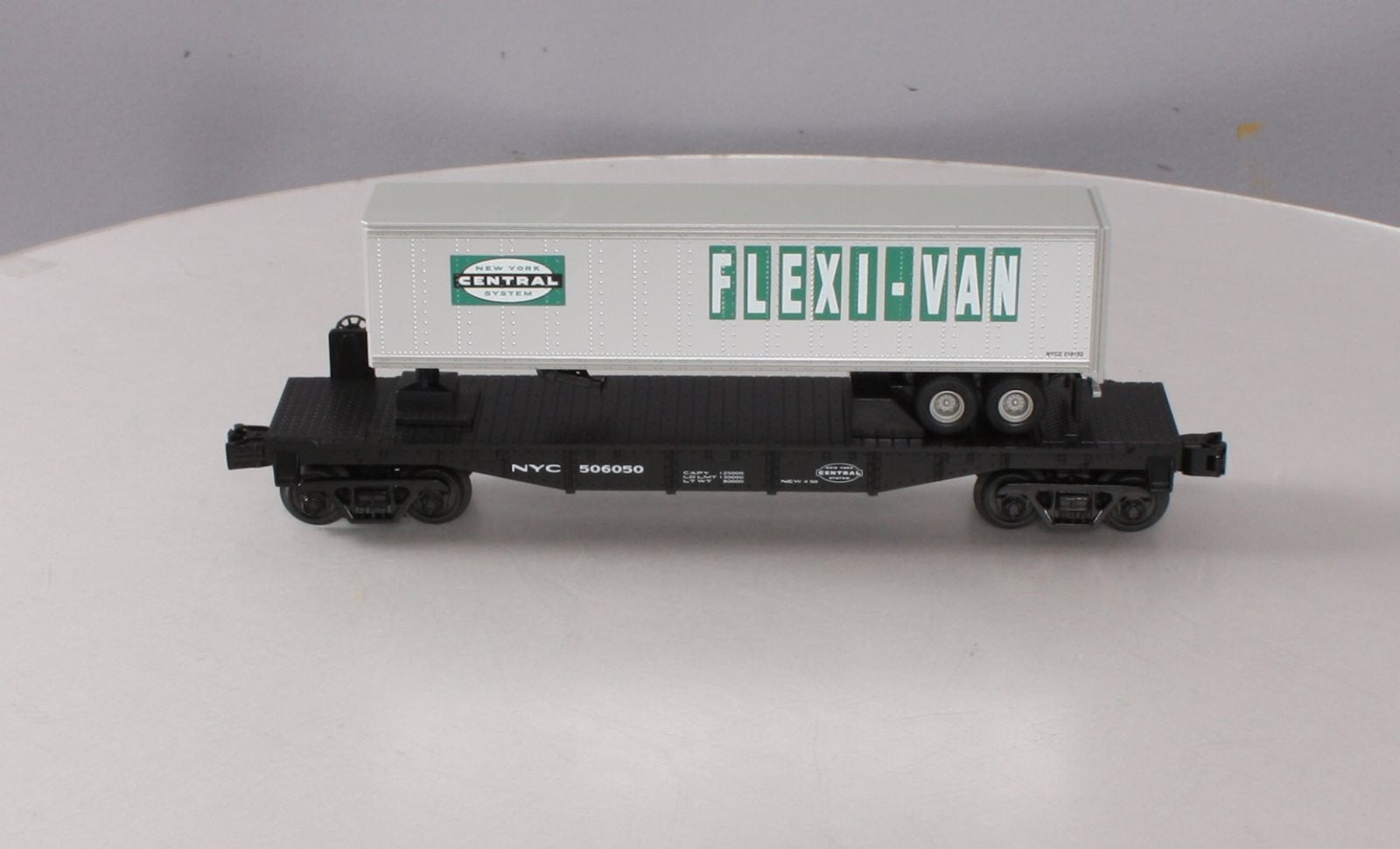 MTH 30-76374 New York Central Flat Car w/Trailer