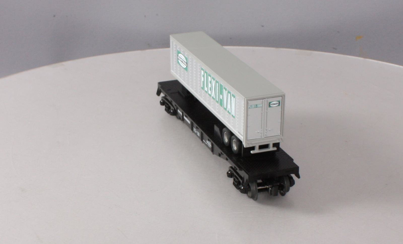 MTH 30-76374 New York Central Flat Car w/Trailer