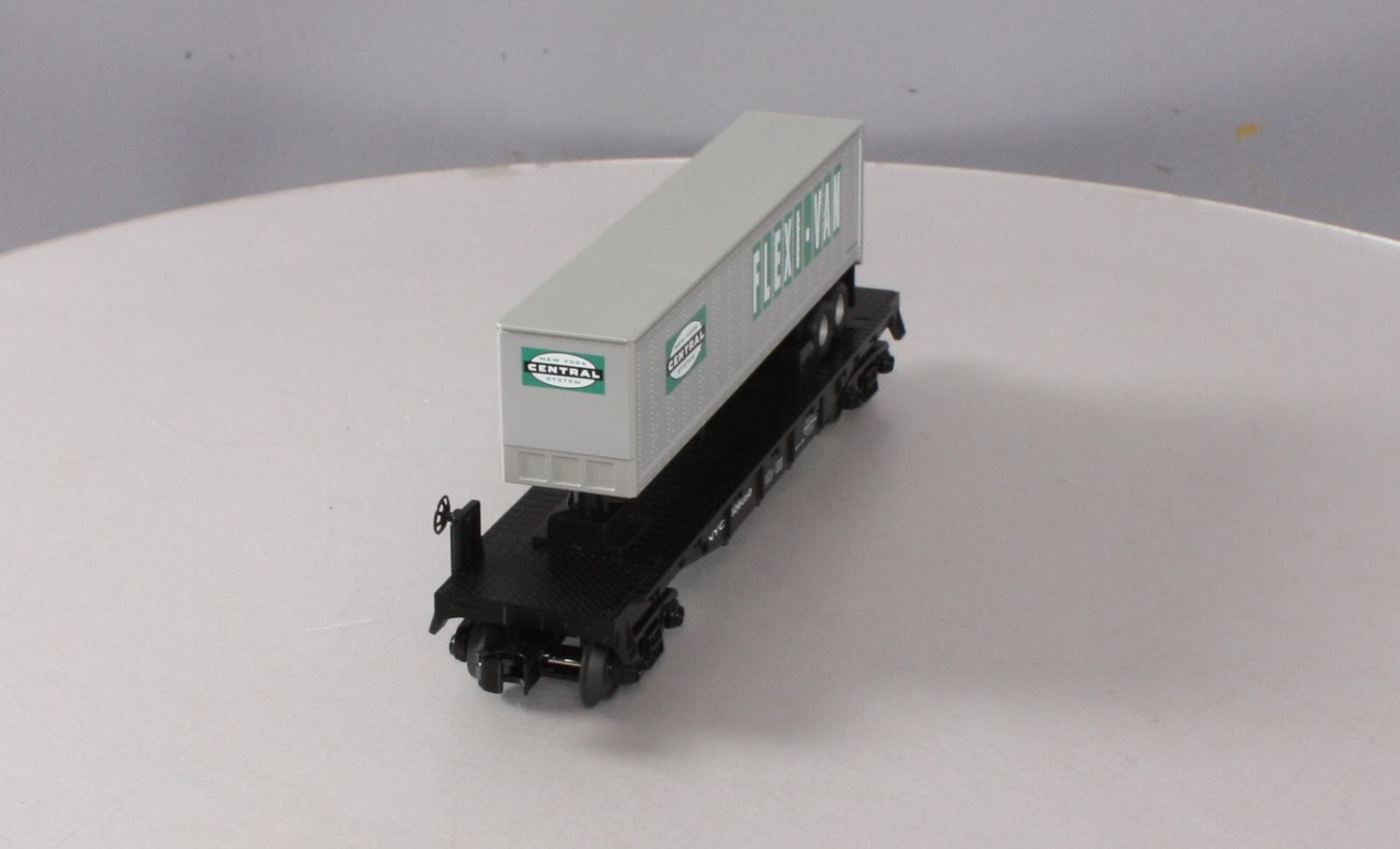 MTH 30-76374 New York Central Flat Car w/Trailer