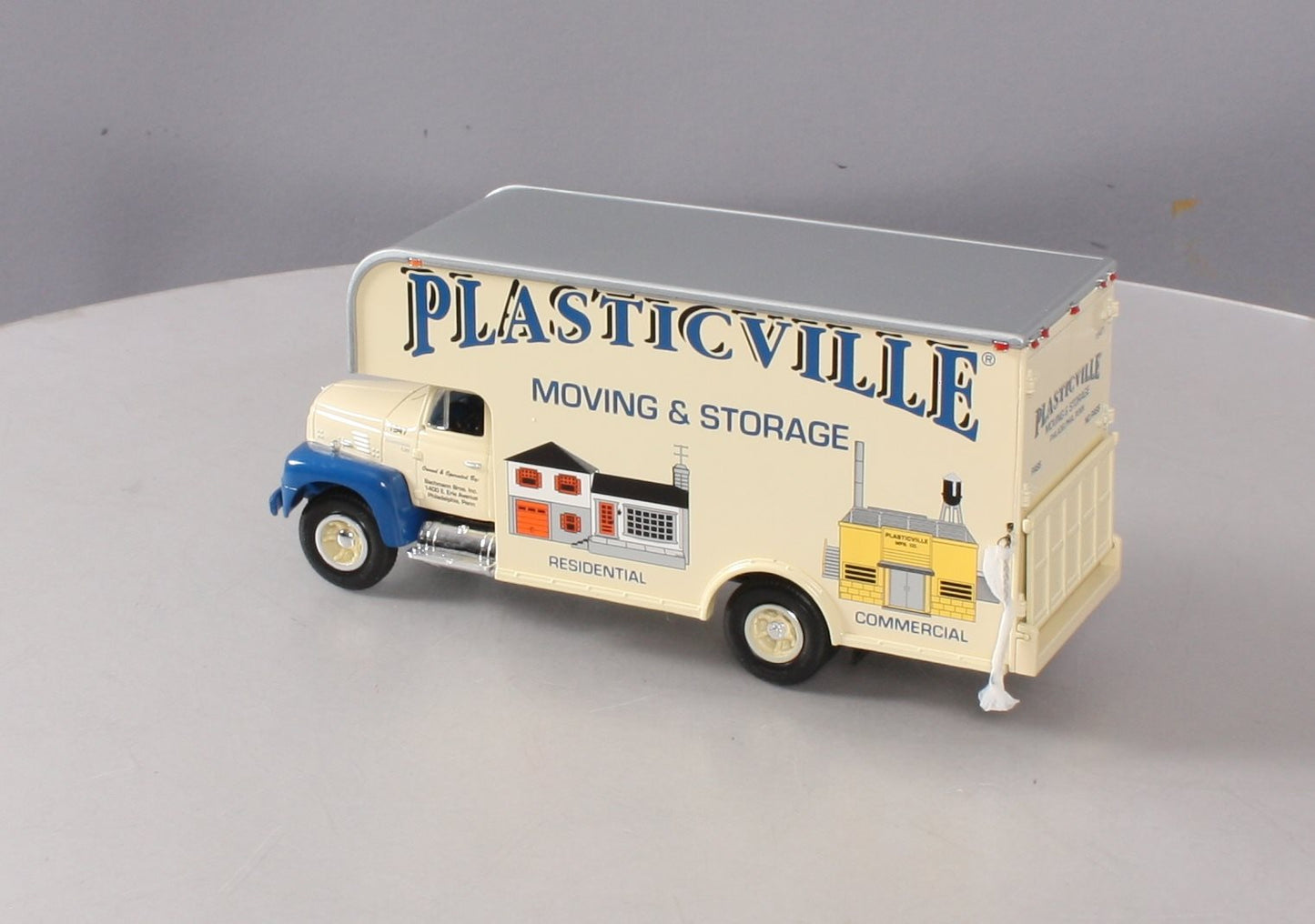 Eastwood Automobilia 19-1671 1:34 Scale Plasticville 1957 International R-200