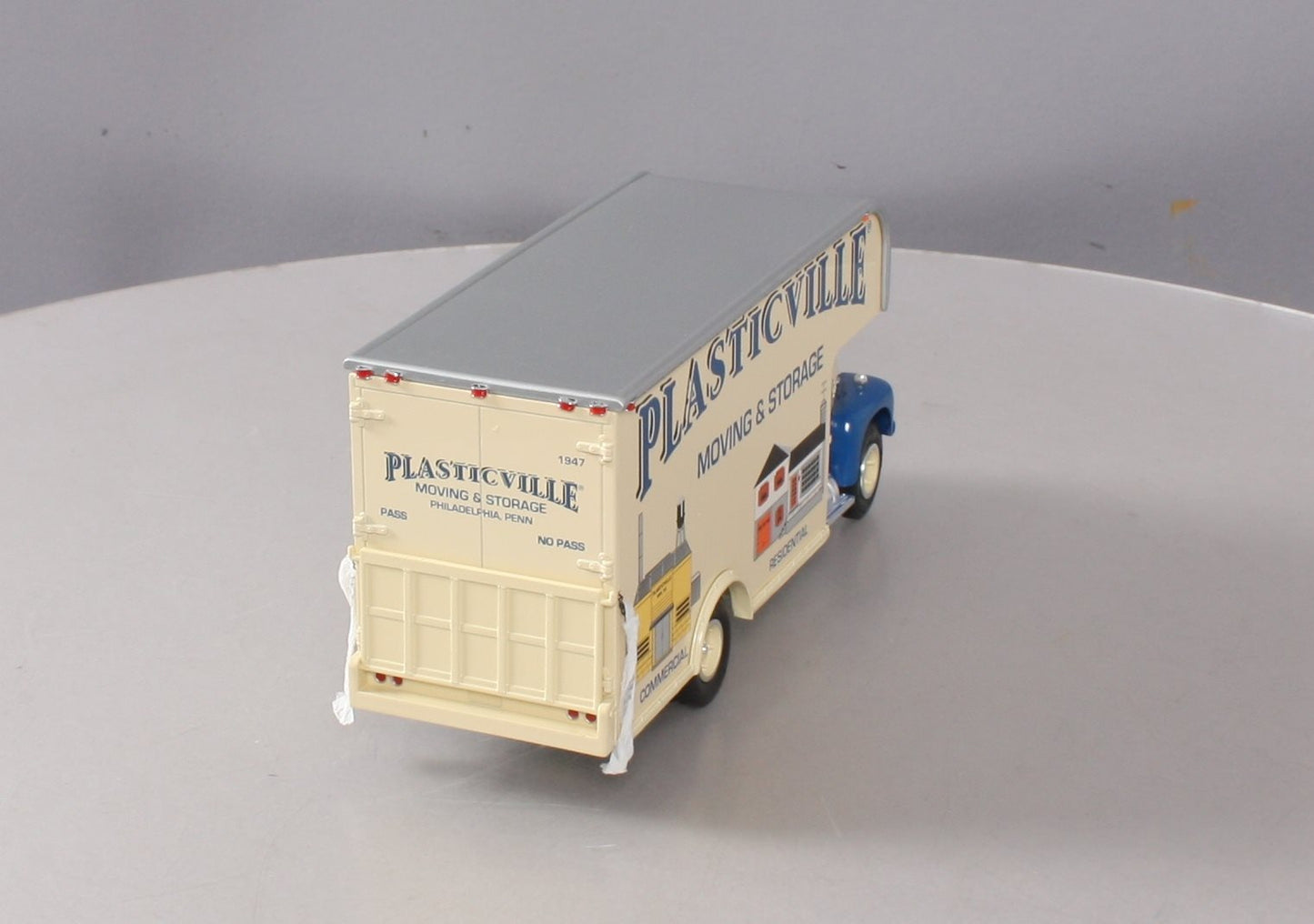 Eastwood Automobilia 19-1671 1:34 Scale Plasticville 1957 International R-200