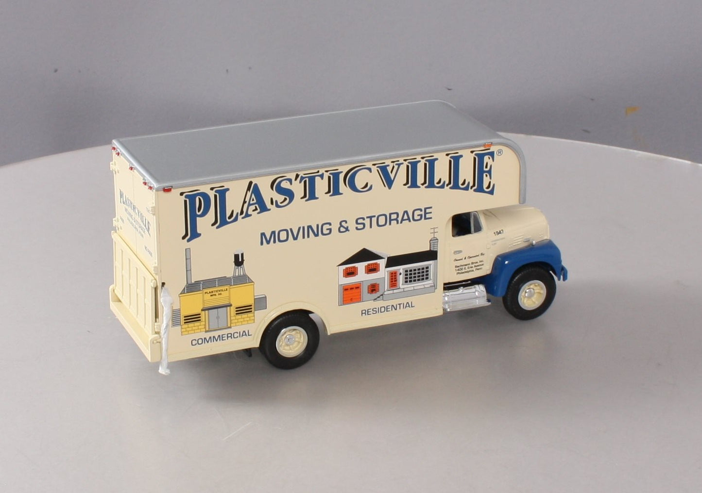 Eastwood Automobilia 19-1671 1:34 Scale Plasticville 1957 International R-200 M LN/Box