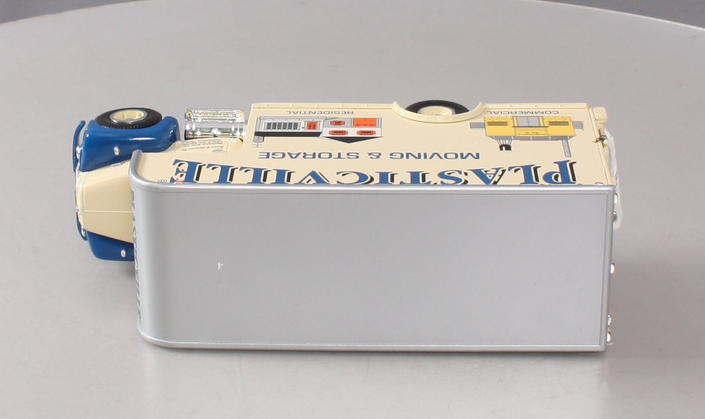 Eastwood Automobilia 19-1671 1:34 Scale Plasticville 1957 International R-200