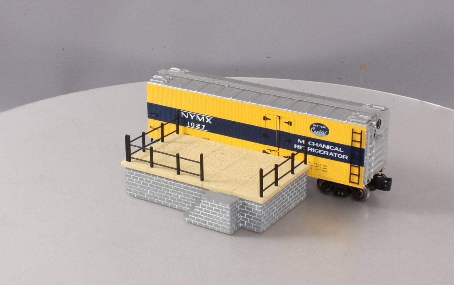 Lionel 6-36839 O NYC Operating Milk Car w/Platform