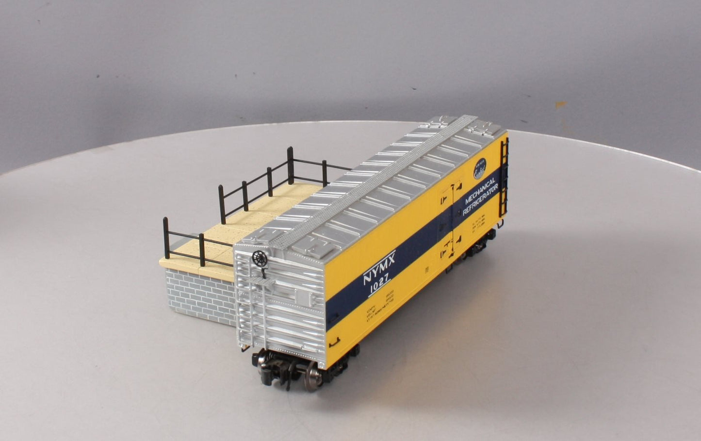 Lionel 6-36839 O NYC Operating Milk Car w/Platform